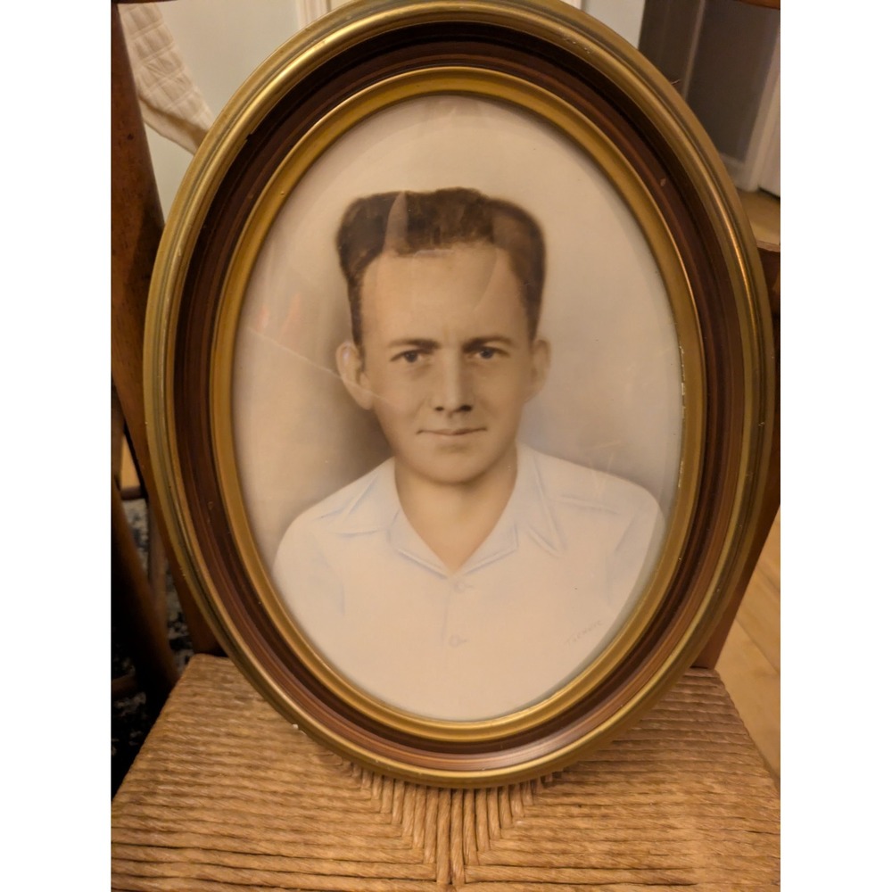 Vintage Gold Finish Wood Oval Bubble Glass Picture Portrait Man Gold Applique